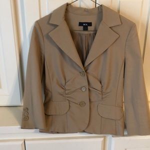 🍁Tan BCX ruched blazer, size small.